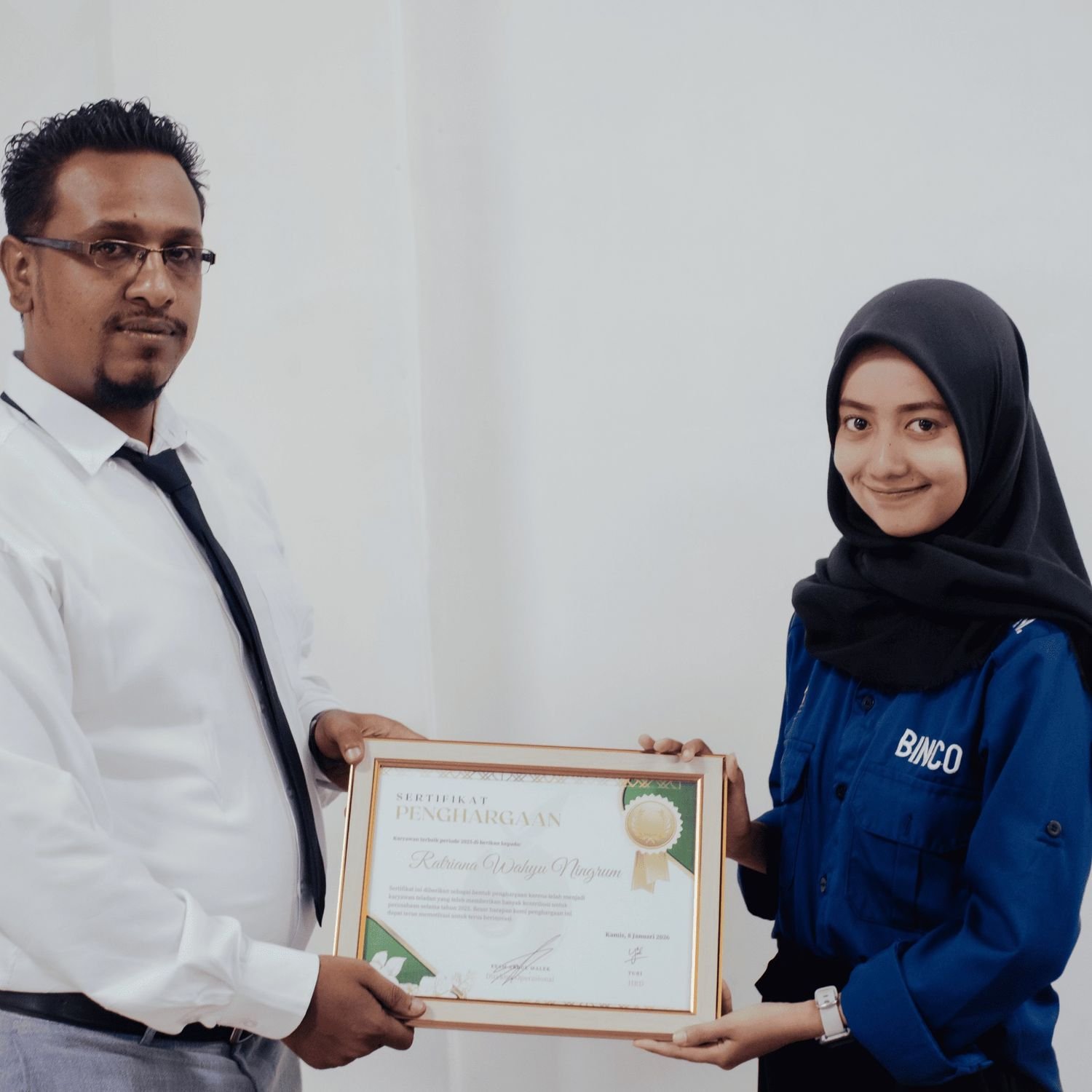 Penyerahan Ksryawan Terbaik 